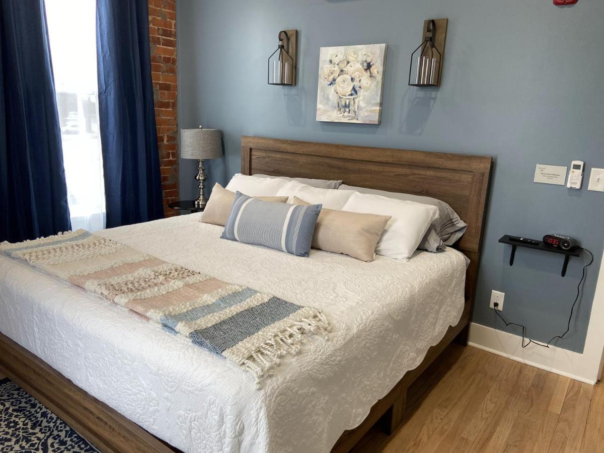 Brickhouse Loft - A Boutique Hotel Martinsville Экстерьер фото